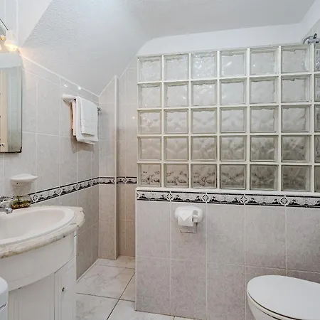 Diamantes Duplex & Heated Pool Apartmán *